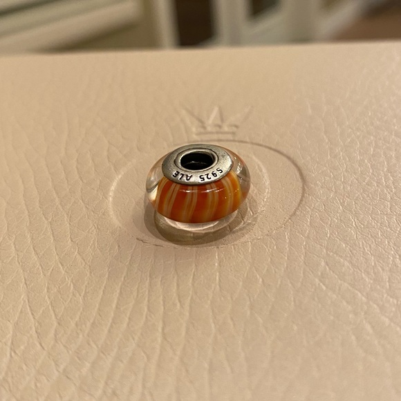 Pandora Autumn Trio of charms: pumpkin 🎃, scarecrow 👨‍🌾, and candy corn! - Picture 9 of 14